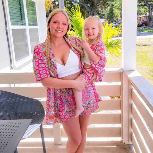 2 Piece Set: Pink Printed Kimono Shirt and Shorts - Picture 15 of 16